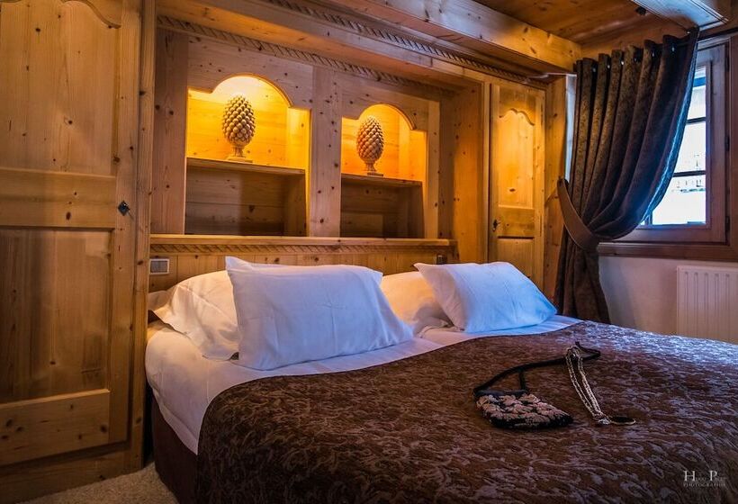 豪华套房, Fer A Cheval