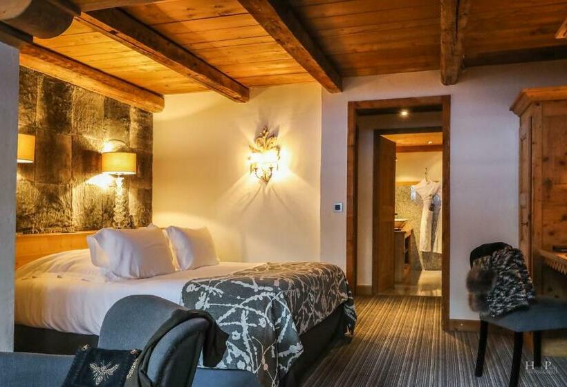 高级大房间, Fer A Cheval