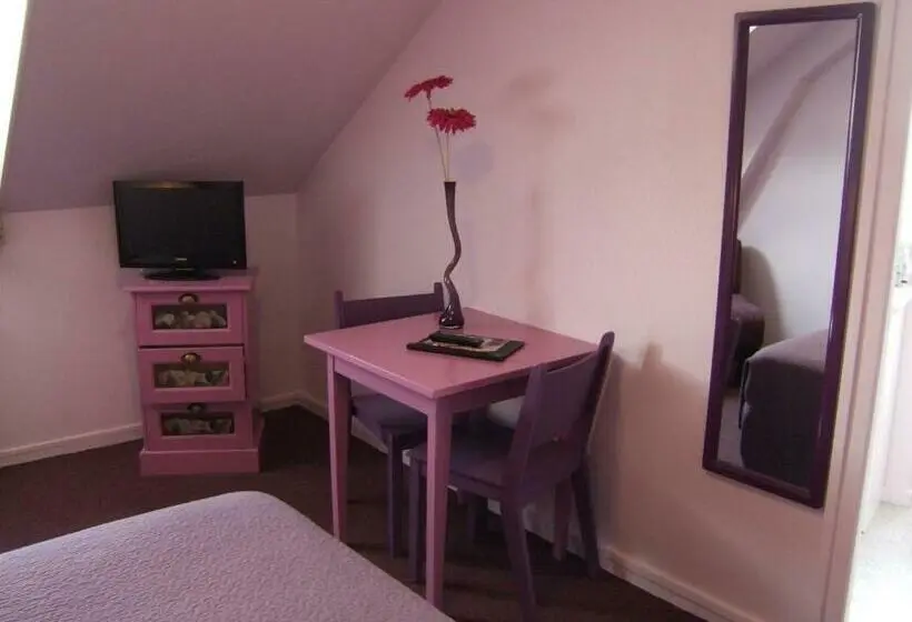 Quarto Familiar, De La Plage