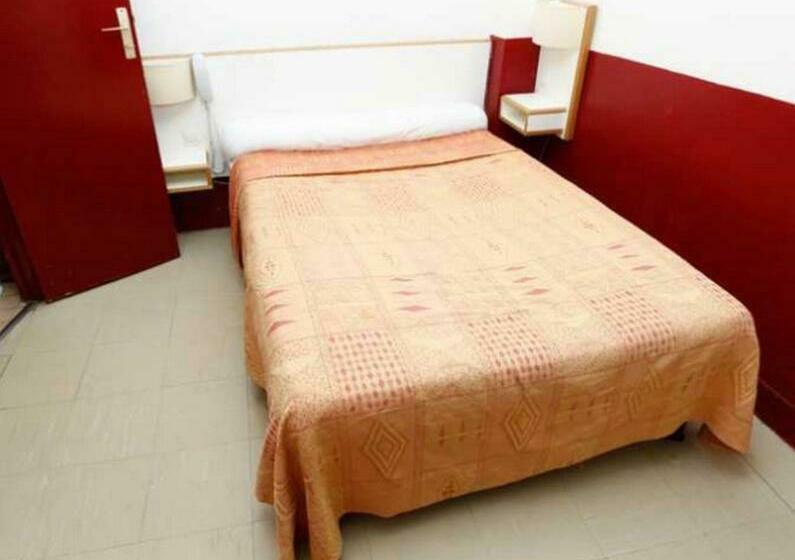 غرفة قياسية, Hôtel Du Pont Neuf