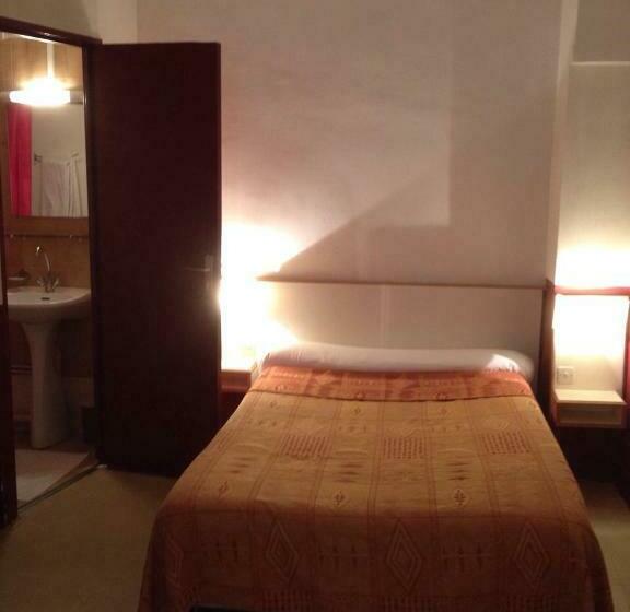 غرفة قياسية, Hôtel Du Pont Neuf