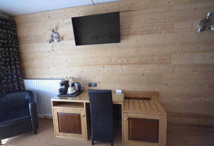 带阳台的三人标准间, Hôtel Edelweiss