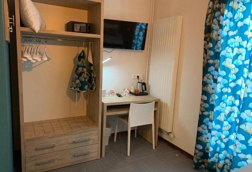 Четырехместный Номер Стандарт, Lacour