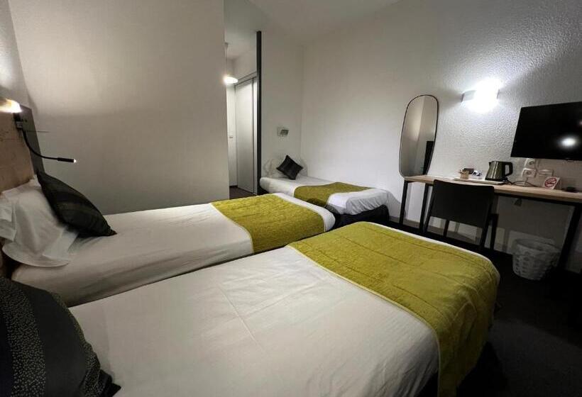 Номер Стандарт Вид на Сад, Lacour