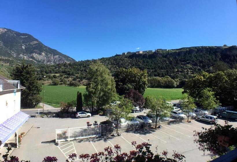 Четырехместный Номер Стандарт, Lacour