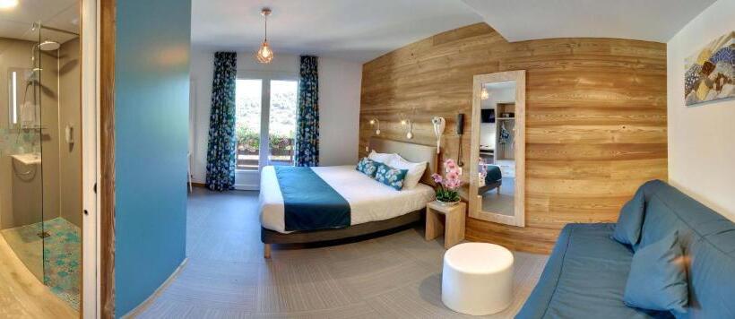 Четырехместный Номер Стандарт, Lacour