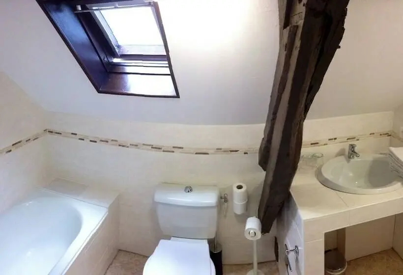 اتاق استاندارد سه نفره, Hôtel Le Magenta