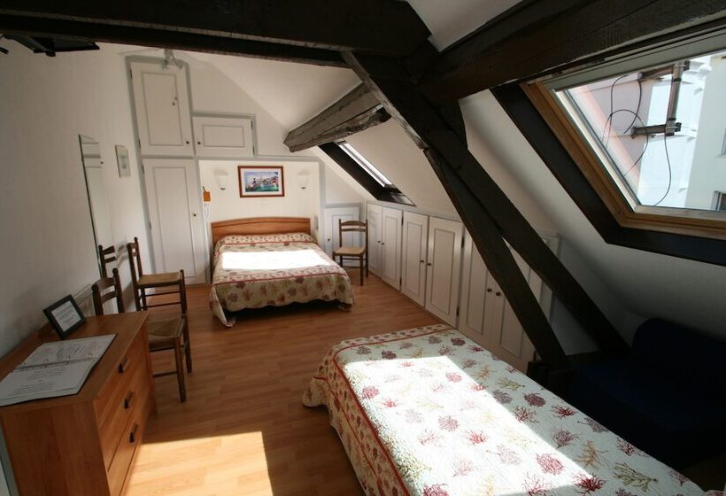Номер Стандарт Трехместный, Hôtel Le Magenta
