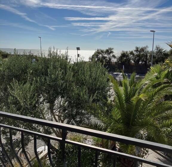 חדר דלוקס, Hôtel Le Martray