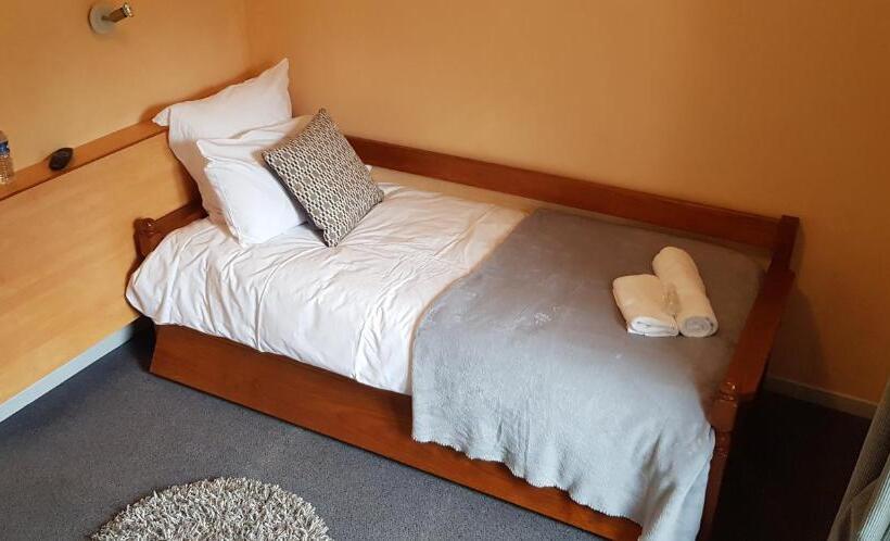 اتاق استاندارد چهار تخته, Hôtel Terminus