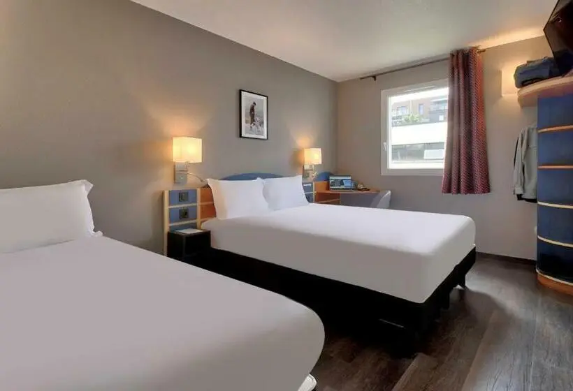 Standard Kolmen Hengen Huone, Kyriad Anglet  Biarritz