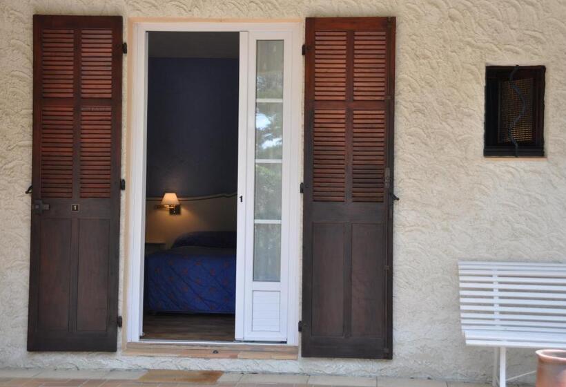 标准单人间, La Cigalière