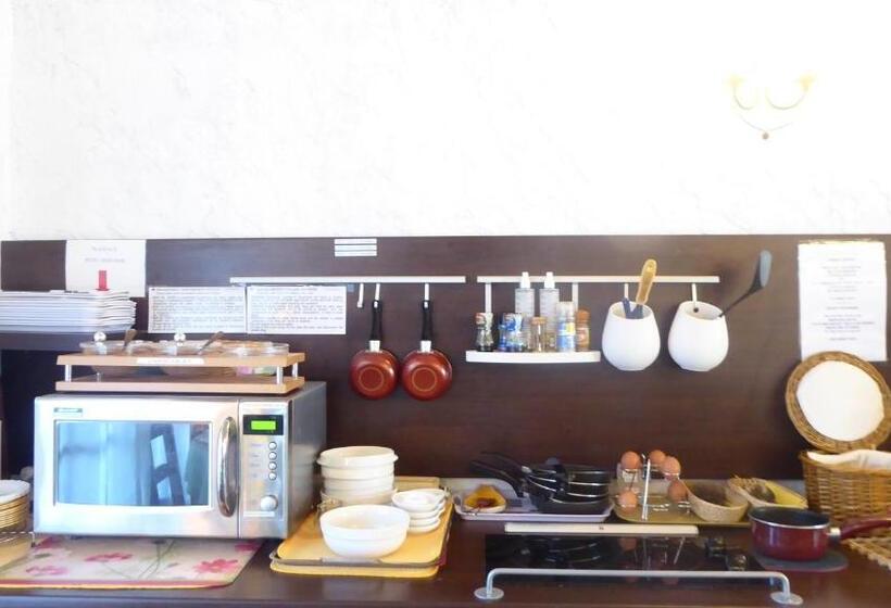 标准间, La Cigalière