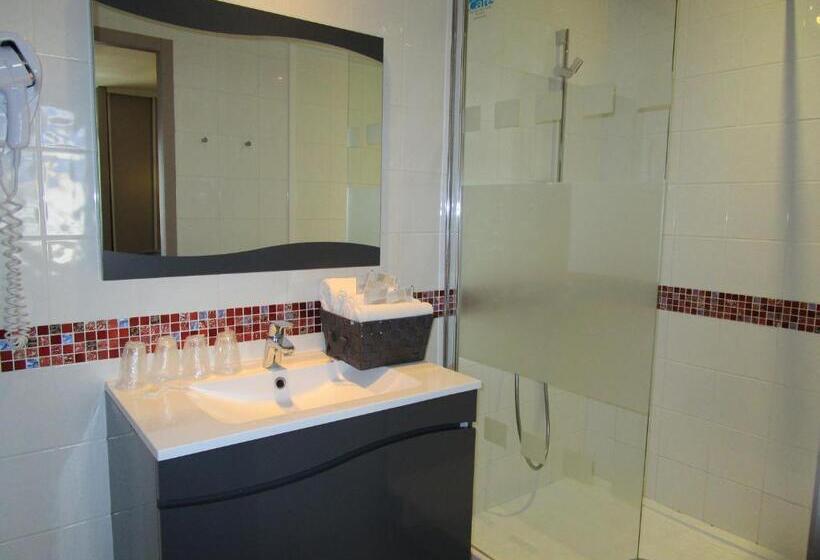 חדר סטנדרט לארבעה, Le Maray