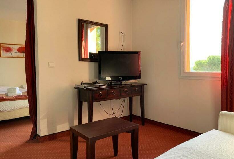 غرفة قياسية رباعية, Le Mas De Gaujac