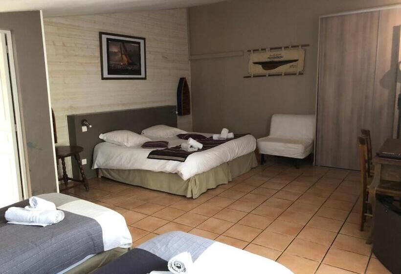 Habitació Quàdruple Estàndard, Le Mas Saint Donat