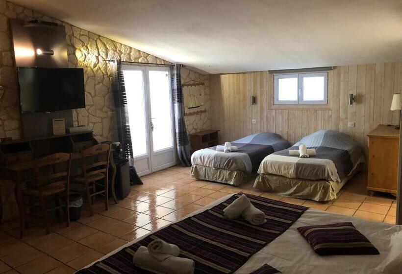 Habitació Quàdruple Estàndard, Le Mas Saint Donat