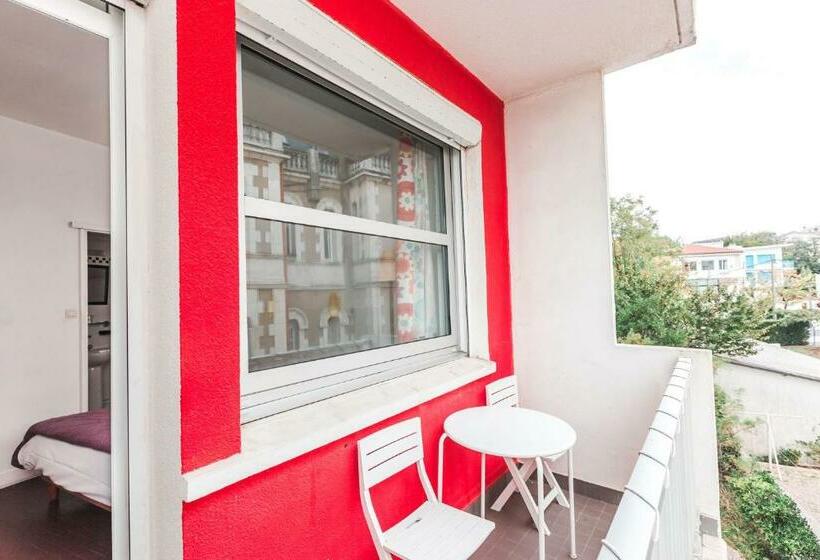 Номер Basic, Le Trident Thyrsé