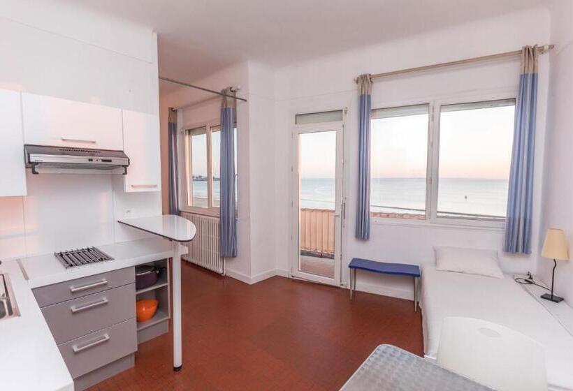 Студия Стандарт Вид на Море, Le Trident Thyrsé