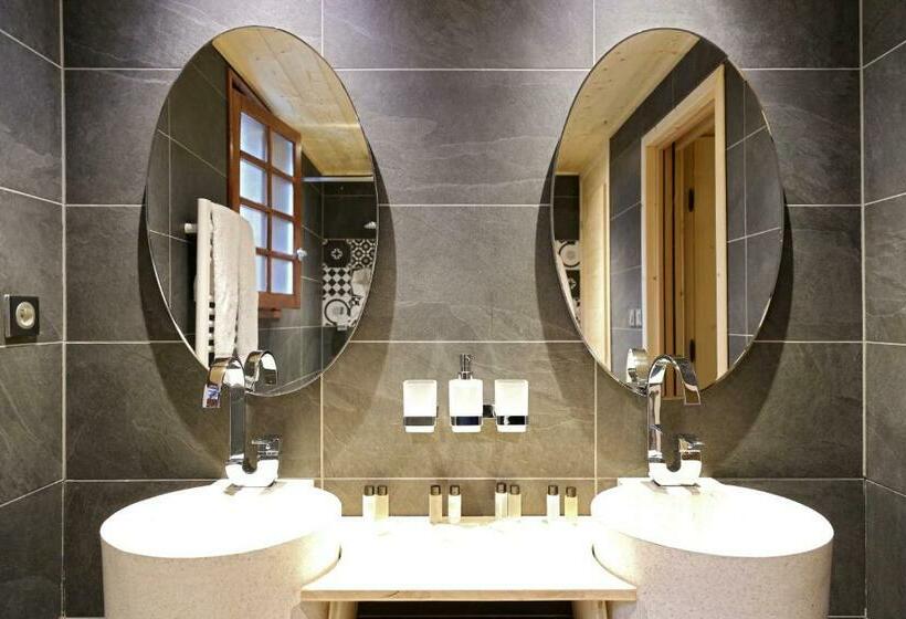 חדר משפחתי, Le Vieux Logis