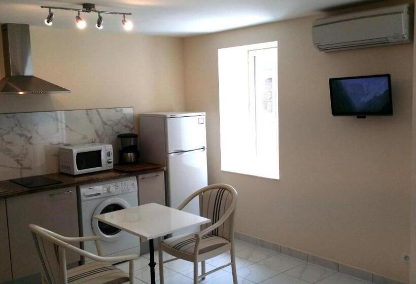 דירת שני חדרים, Marcellin