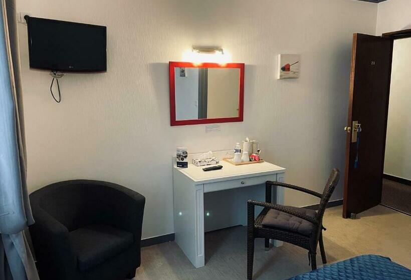 コンフォートルーム, Quic En Groigne