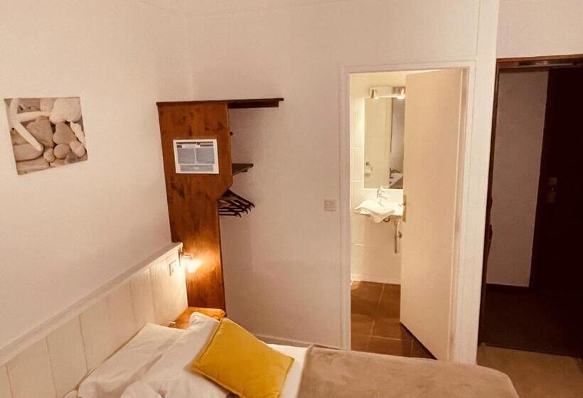 スタンダードルーム, Quic En Groigne