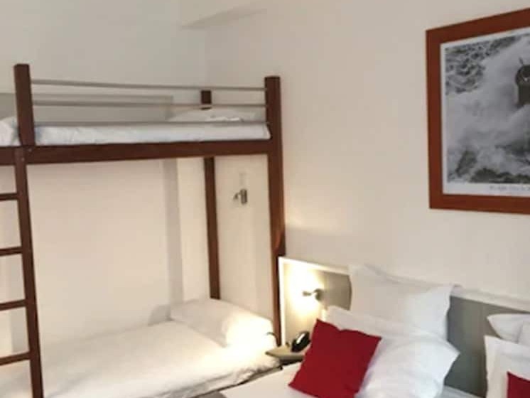 ファミリールーム, Quic En Groigne