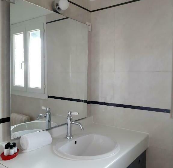 חדר דלוקס, Saint Charles Hôtel & Coliving Biarritz