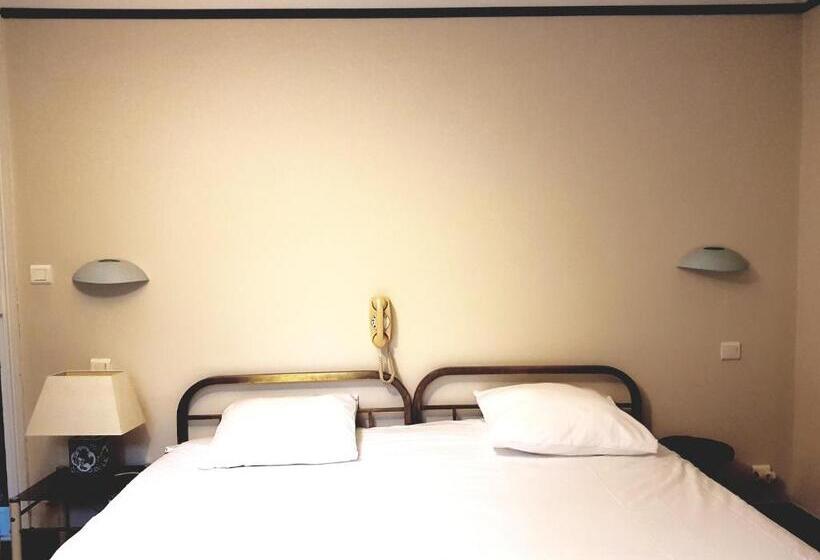 חדר סופריור עם מיטת קינג, Saint Charles Hôtel & Coliving Biarritz