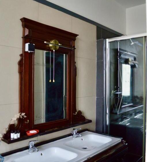 חדר דלוקס עם מרפסת, Saint Charles Hôtel & Coliving Biarritz