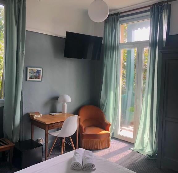 اتاق لوکس با بالکن, Saint Charles Hôtel & Coliving Biarritz