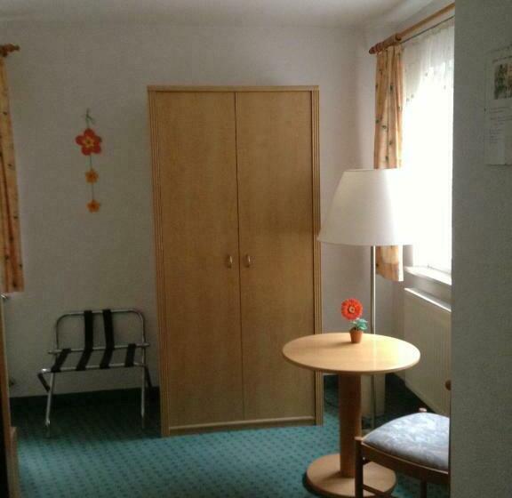 Habitació Estàndard, Pension Freund