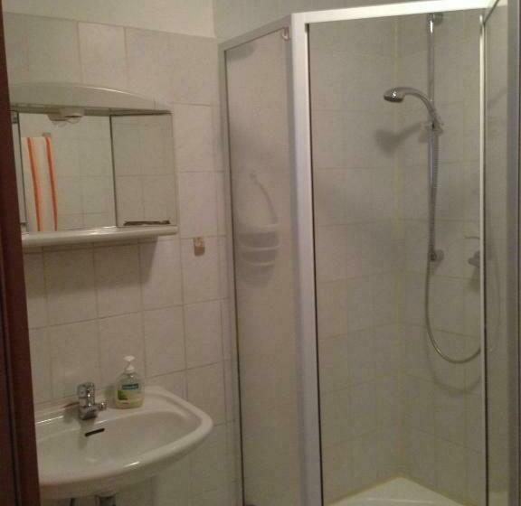 Habitació Estàndard, Pension Freund