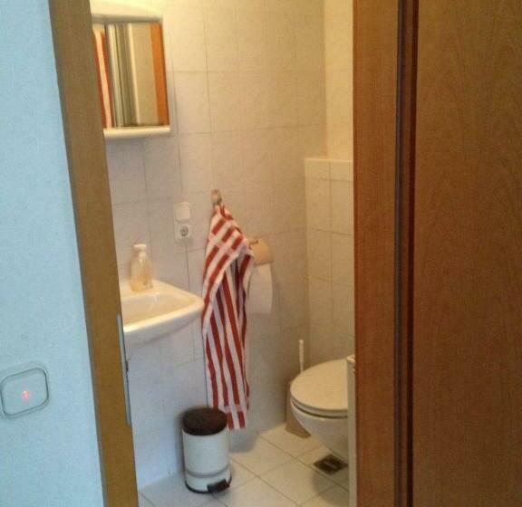 Quarto Estandar, Pension Freund