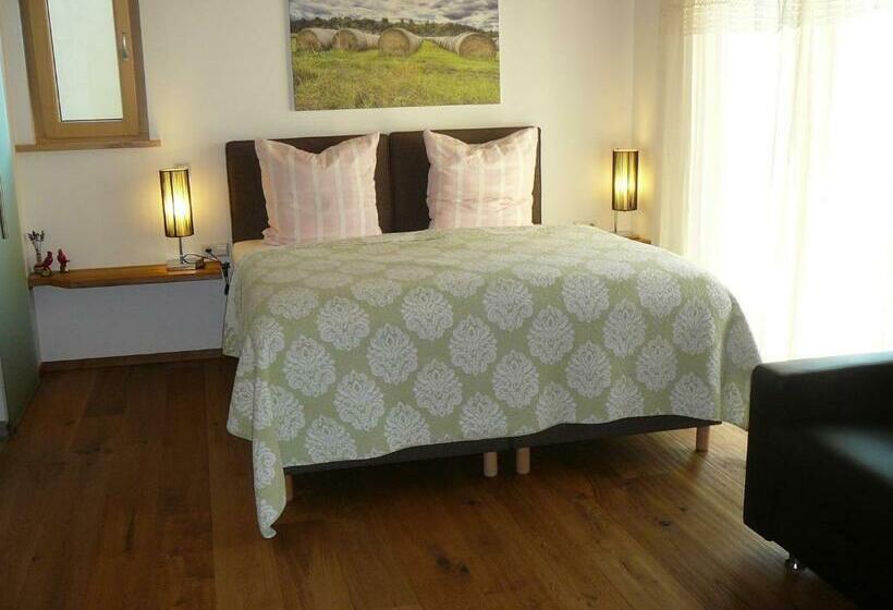 Quarto Quadruple Standart com Varanda, Rooster Bnb American Style Boutique Haus   Made With Love!