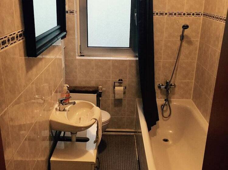 스탠다드 싱글 룸 공동욕실, Gz Hostel Bornheim