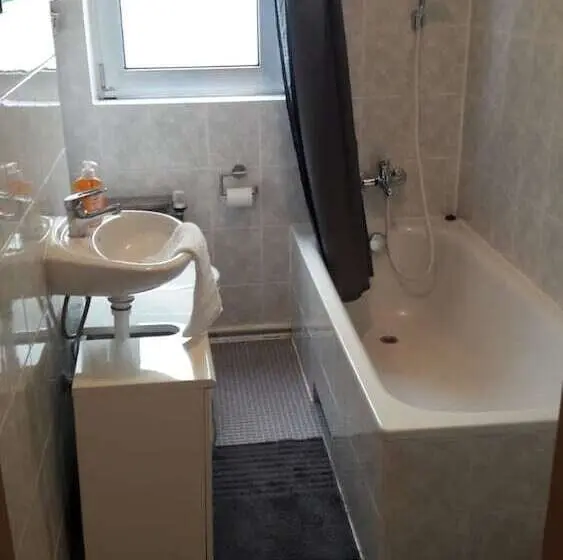 Standard-huone Jaettu Kylpyhuone, Gz Hostel Bornheim