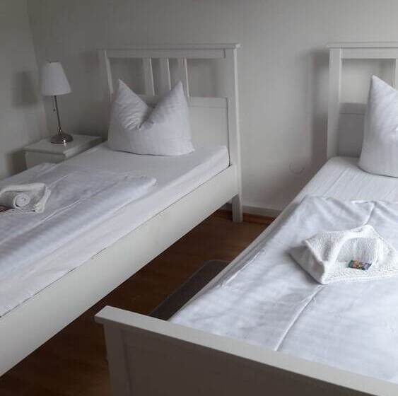 스탠다드 룸 공동 욕실, Gz Hostel Bornheim