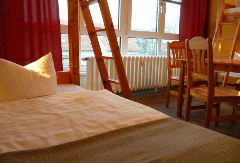 Номер Стандарт Четырехместный Совместный Санузел, Hostel & Bistro Haus Der Horizonte