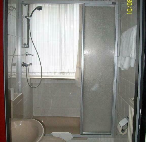 标准单人间, An Der Hauptallee