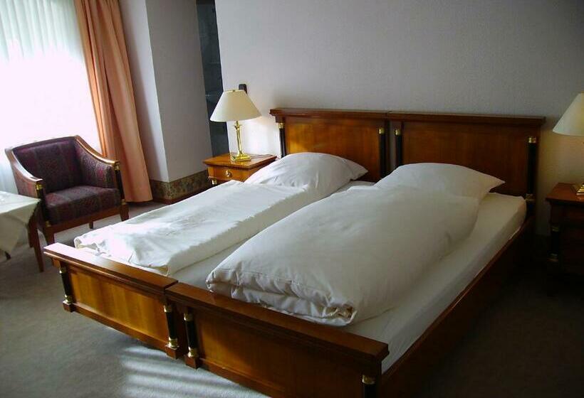 标准间, An Der Hauptallee