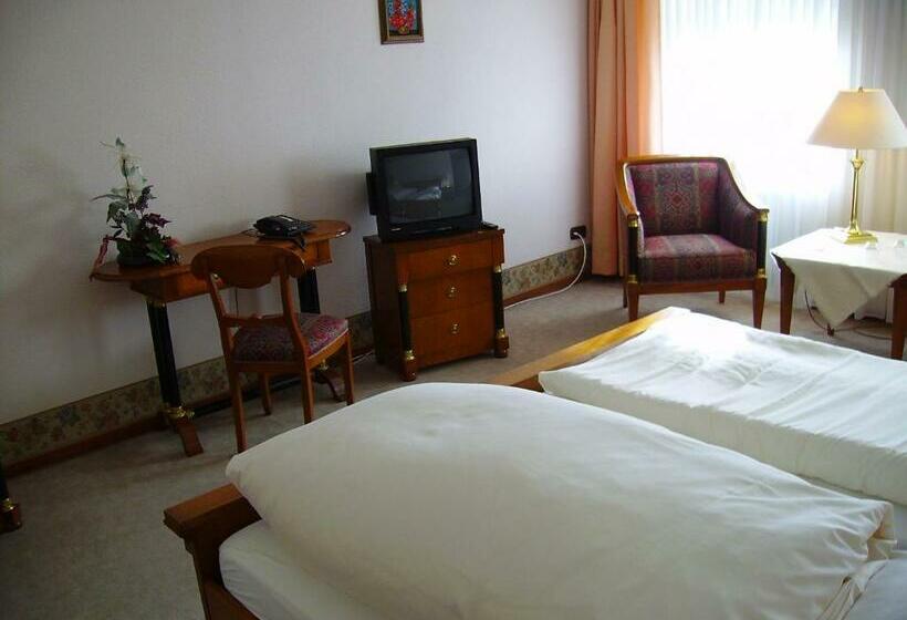 标准间, An Der Hauptallee