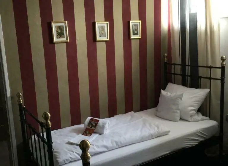 スタンダードシングルルーム, B&b Bredl In Der Villa Ballestrem