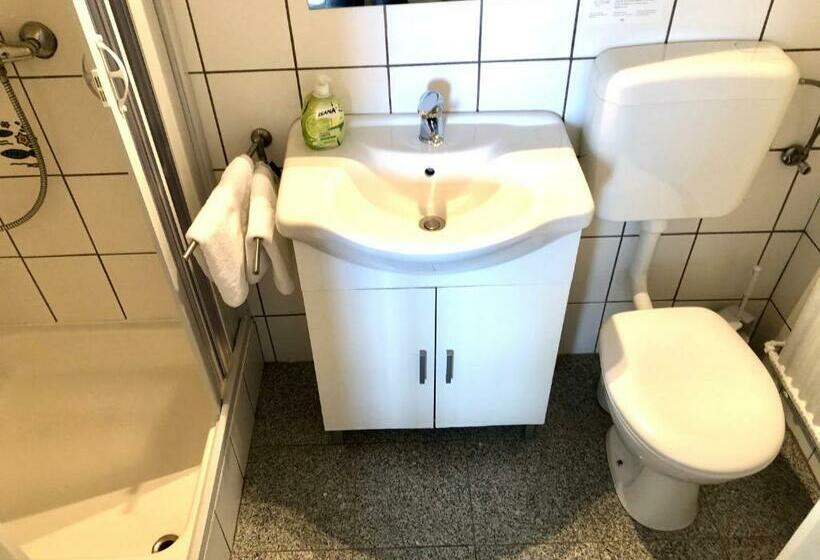 Quarto standard, Charlott