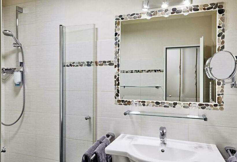 コンフォートルーム, Duus Hotel Garni