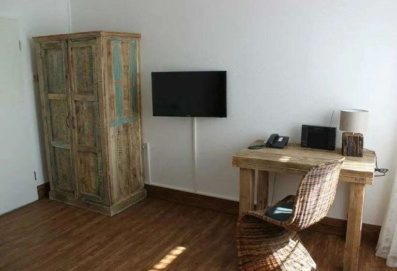 Standard Yhden Hengen Huone, Fresena