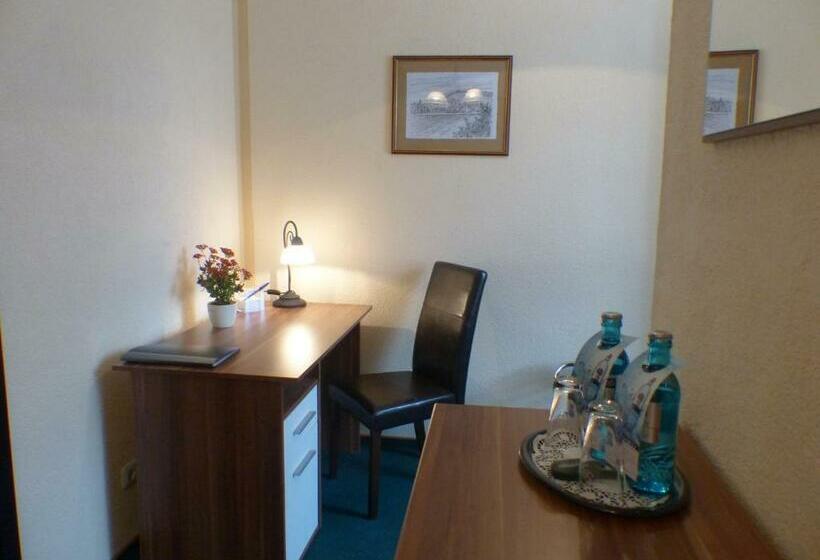 غرفة قياسية, Friedchen Mit Eigener Fleischerei