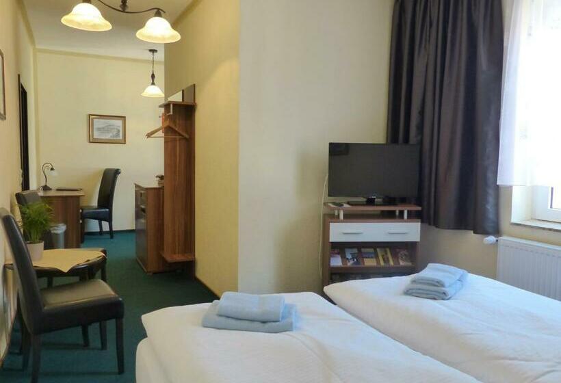 غرفة قياسية, Friedchen Mit Eigener Fleischerei