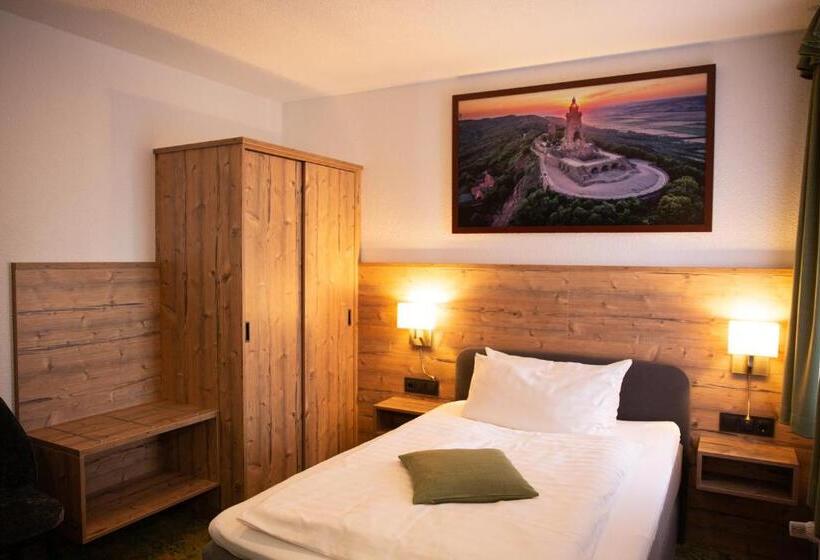 غرفة قياسية فردية, Friedchen Mit Eigener Fleischerei